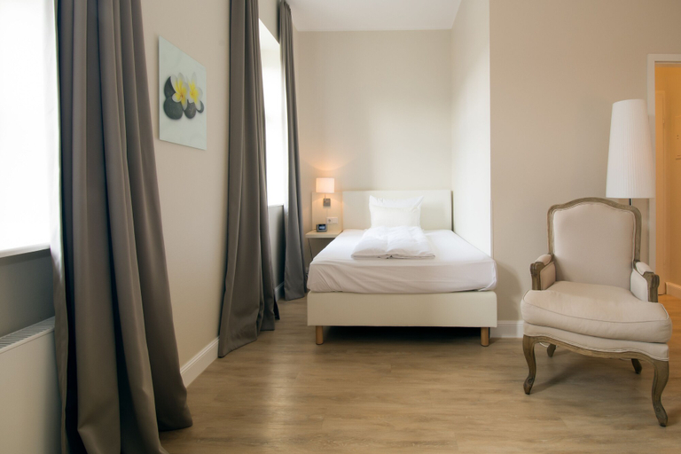 Bedroom 3, Living am Carlsplatz, Düsseldorf