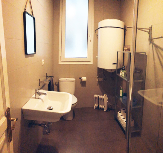 Bathroom, Pretty Guggenheim esencia Bilbao by Urban Hosts, Vizcaya