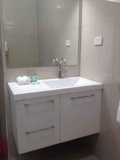 Bathroom 5, Motel Sierra, Alpine - East