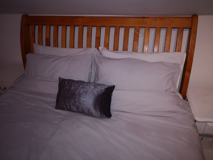 Bedroom 2, EuroVilla, Belfast