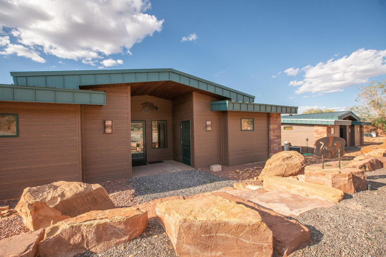 Exterior & Views 2, Cougar Ridge Resort, Wayne