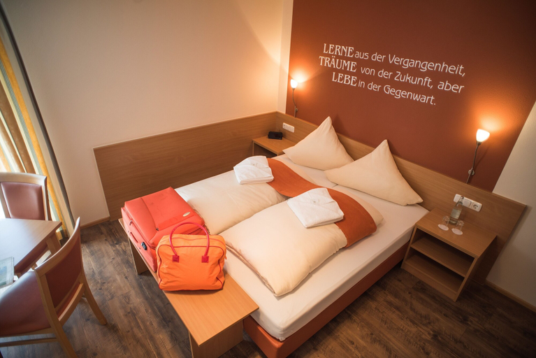 Bedroom 4, Gästehaus Zehmerhof, Erding