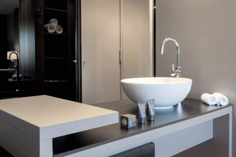 Bathroom 4, AC Hotel Sants by Marriott, Barcelona