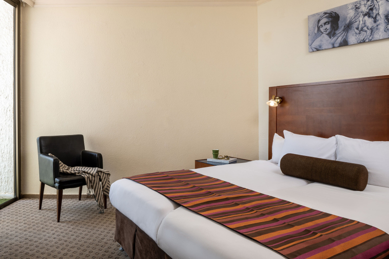 Bedroom 4, Leonardo Inn Dead Sea