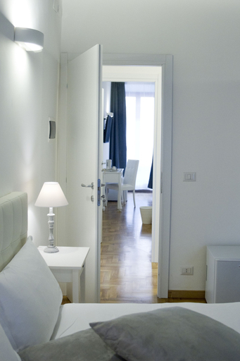Bedroom 4, 3 Inn Ripetta, Rome