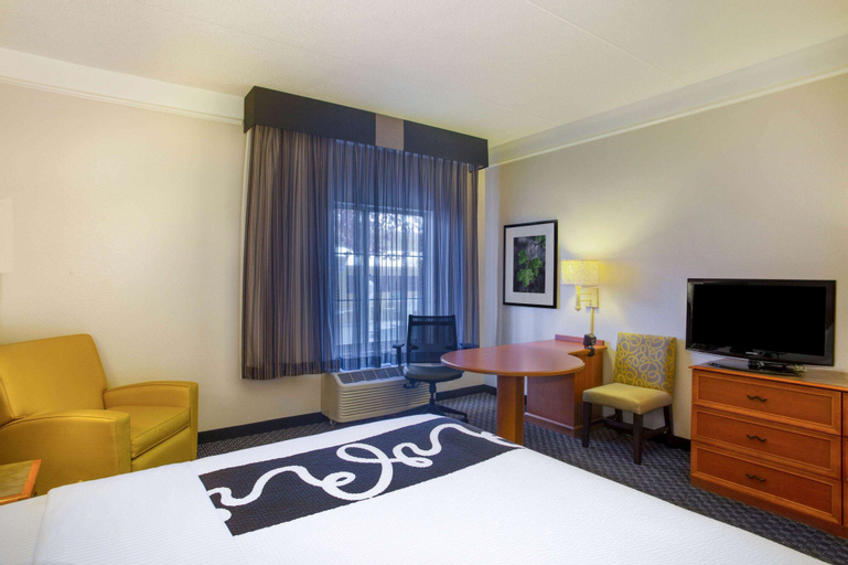 Bedroom 30