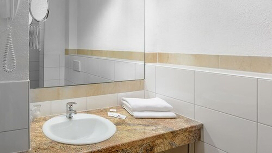 Bathroom 3, Hotel Göller, Bamberg