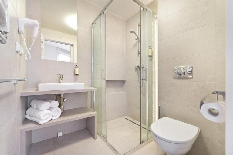 Bathroom 3, Villa 21, Sopot