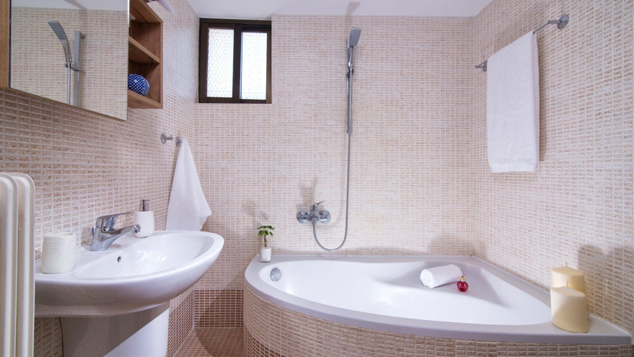 Bathroom 3, Luxury Villa Rosita w heated pool - Nature & Relax, Crete