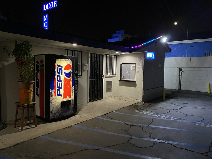 Exterior & Views 2, Dixie Motel, Los Angeles