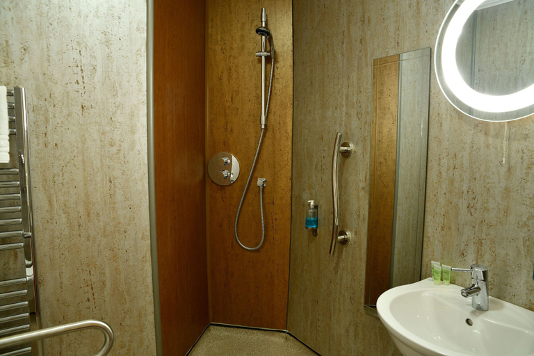Bathroom 3, The Knighton Hotel, Shropshire