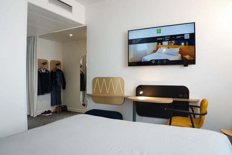 Bedroom 3, ibis Styles Paris Romainville, Seine-Saint-Denis