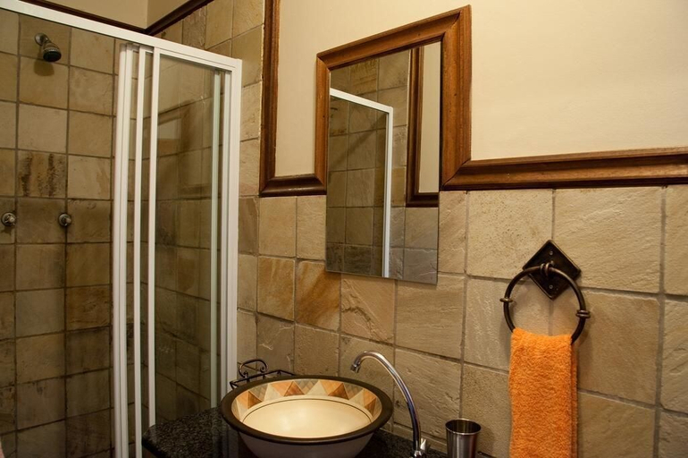 Bathroom 3, Rise and Shine Lodge, Mangaung