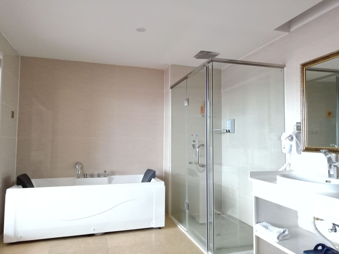 Bathroom 4, Guilin Xin Bin International Hotel, Guilin