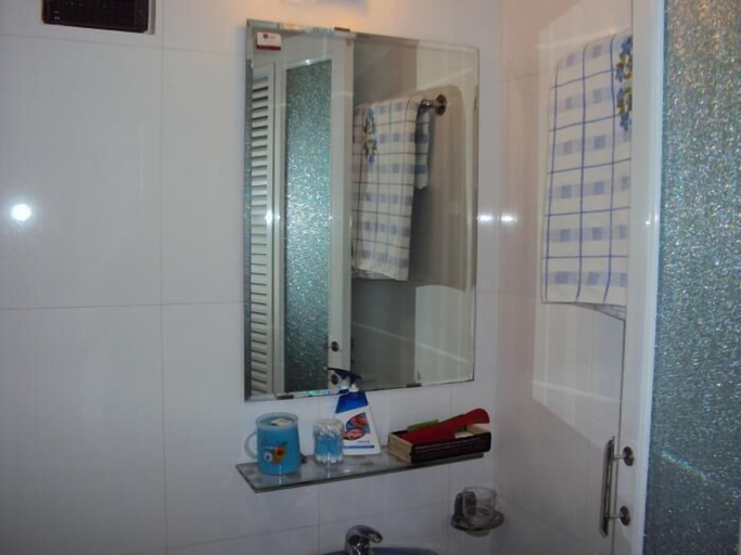 Bathroom, Huong Trinh Hotel, District 1