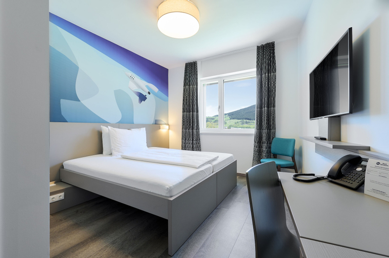Bedroom 28