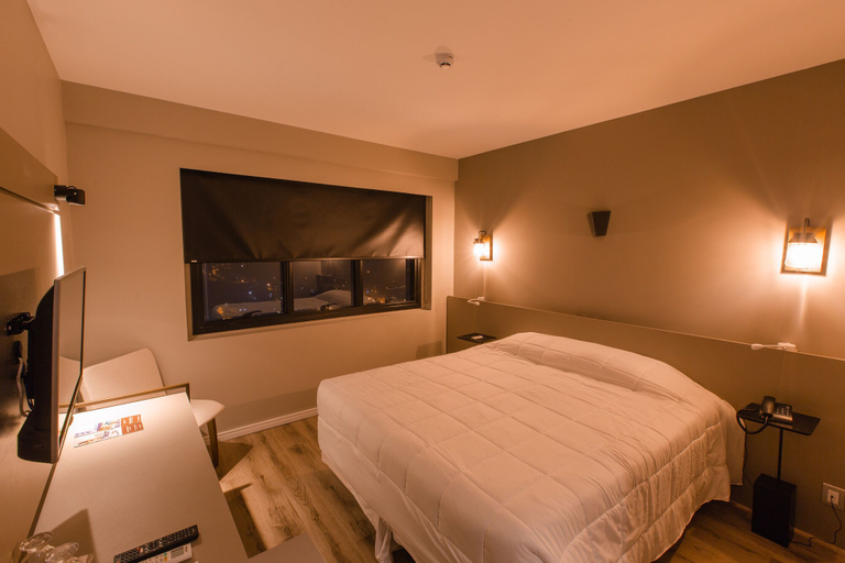 Bedroom 3, Dall'Onder Ski Hotel, Garibaldi