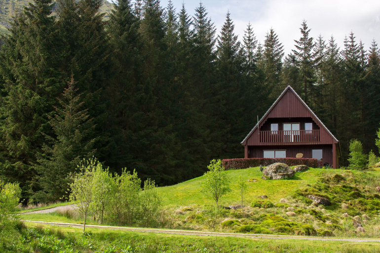 Exterior & Views