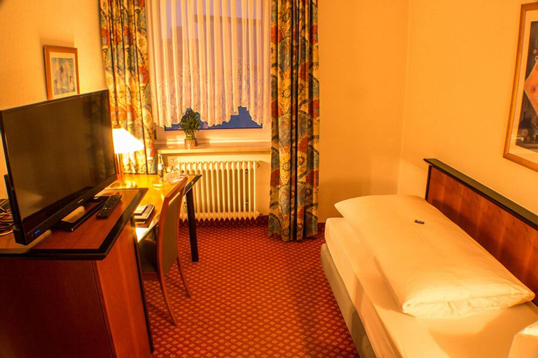 Bedroom 4, Hotel Schmaus, Regen