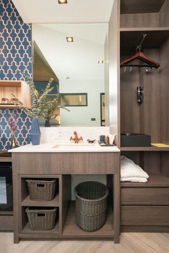 Bathroom 4, Sanae' Oldtown Hotel, Muang Chiang Mai