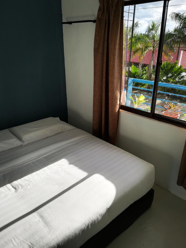 Bedroom 3, Tempo - Hostel, Semporna