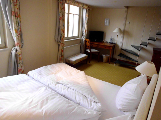 Bedroom 2, Freihof, Rhein-Neckar-Kreis