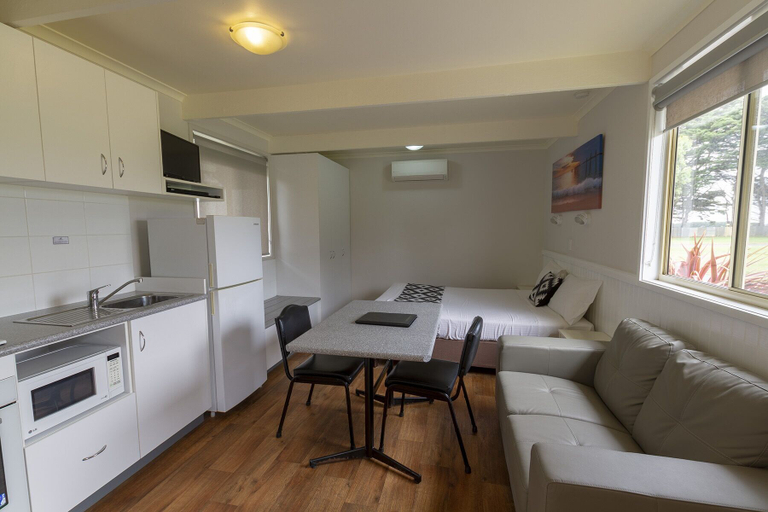 Others 5, Gum Tree Caravan Park, Moyne - South