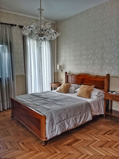 Bedroom 4, Relais Toti B&B, Treviso