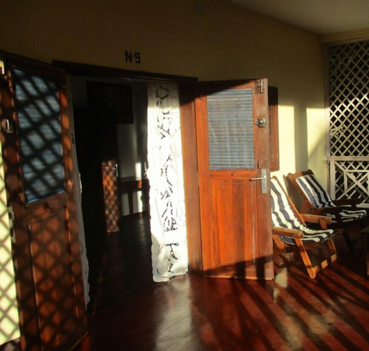 Others 5, Tropic Hôtel, Diana