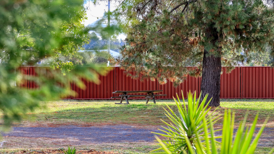 Others 5, Silver Oaks Motel, Gilgandra