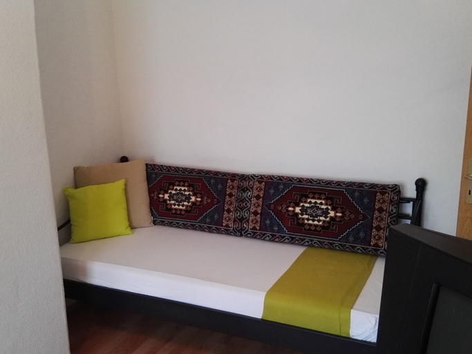 Others 4, Harsdörffer Apartment, Nürnberg