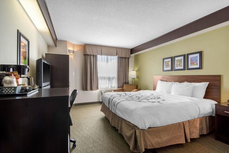 Bedroom 2, Sleep Inn Sault Ste. Marie, Algoma