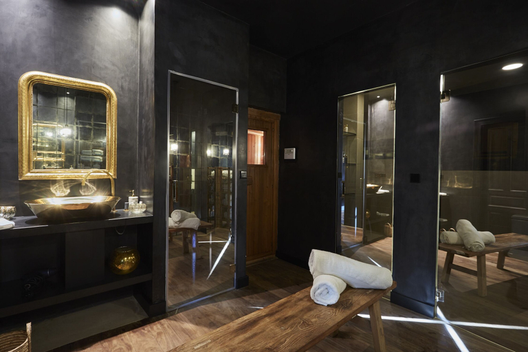 Bathroom 5, Helguera Palacio Boutique & Antique, Cantabria