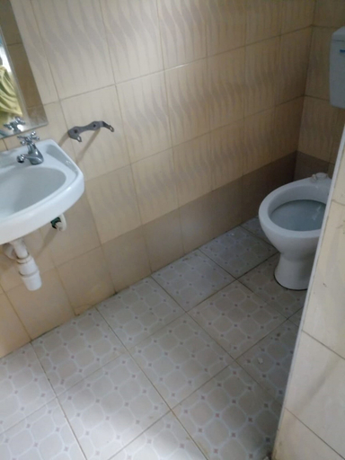 Bathroom, Mugoiri Lodge, Gilgil