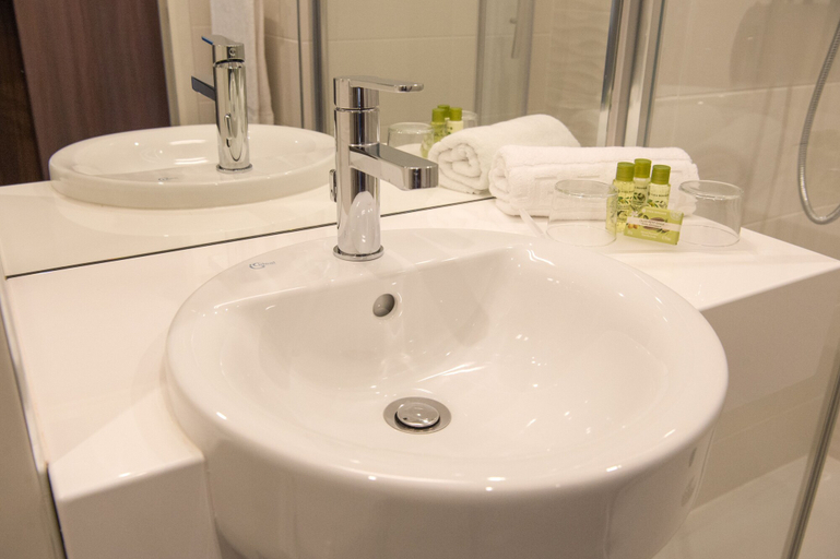 Bathroom 4, Hôtel Lou Castelet, Alpes-Maritimes