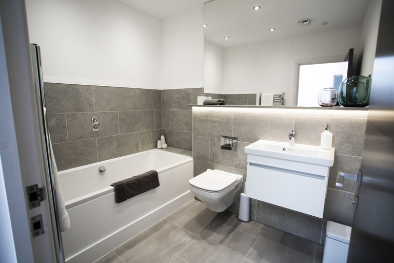 Bathroom 3, Cigar Factory Apartments, Bristol