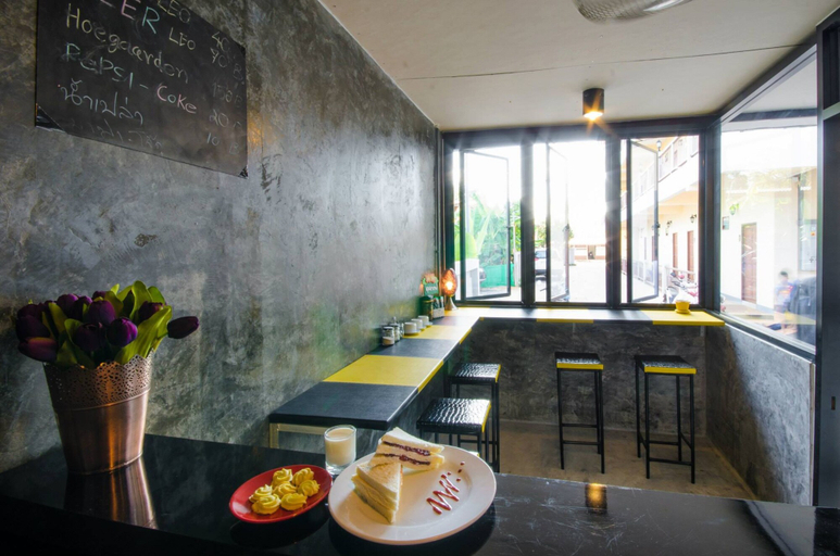 Food & Drinks 4, The Impress Sisaket, Muang Si Sa Ket