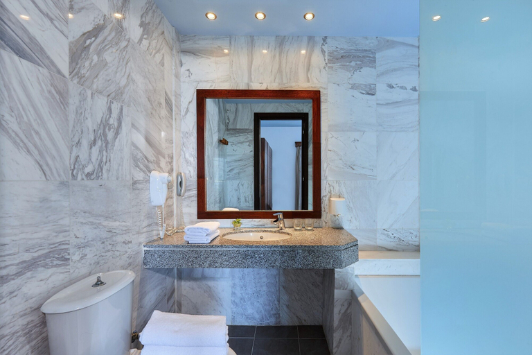 Bathroom 5, Arminda Hotel & Spa, Crete