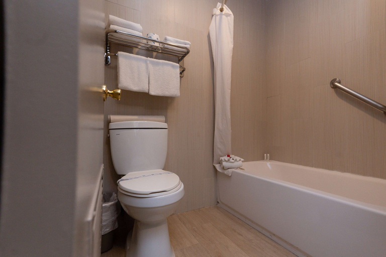 Bathroom 4, Super 8 by Wyndham Anaheim/Disneyland Drive, Orange