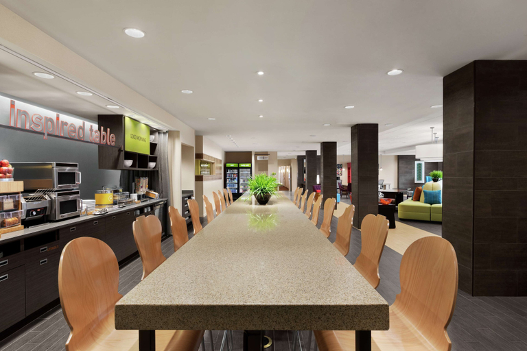 Food & Drinks 5, Home2 Suites by Hilton Savannah Airport, Chatham