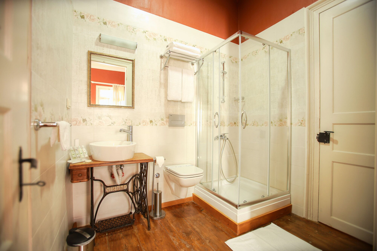 Bathroom 5, Podemos Otel, Ayvalık