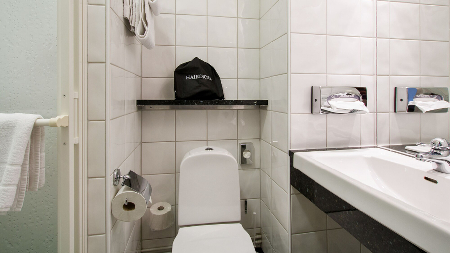 Bathroom 4, Hotell Boras, BW Signature Collection, Borås