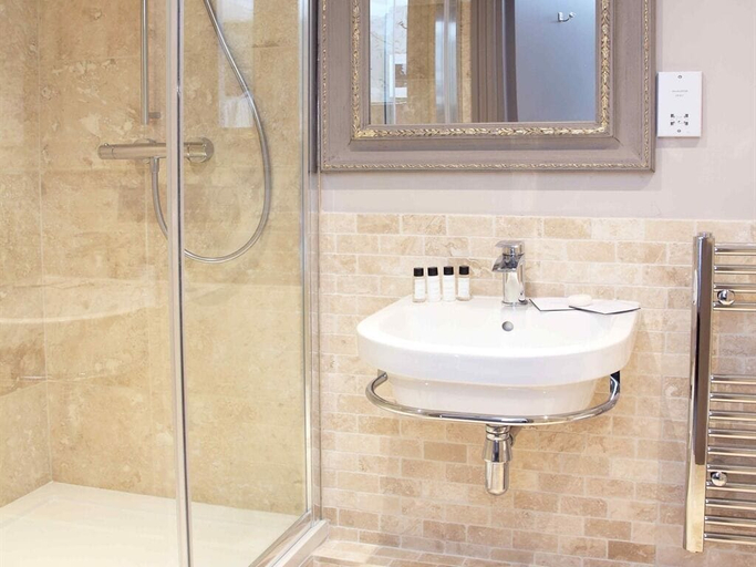 Bathroom 4, The Flower Pot, Surrey