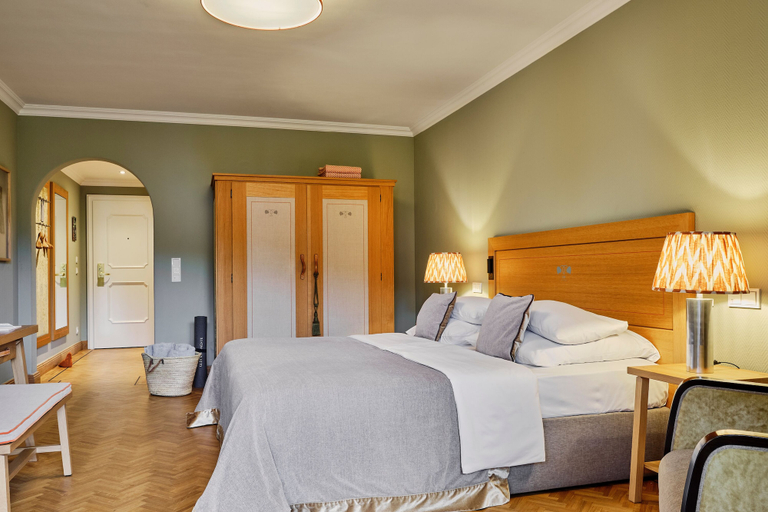 Bedroom 3, Spa & Resort Bachmair Weissach, LUXURY FAMILY RESORT, Miesbach
