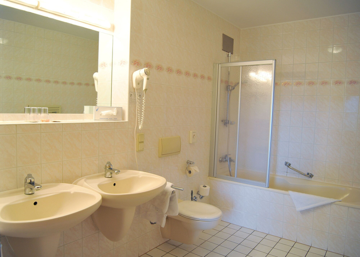 Bathroom 3, Hotel Spreewaldeck, Oberspreewald-Lausitz
