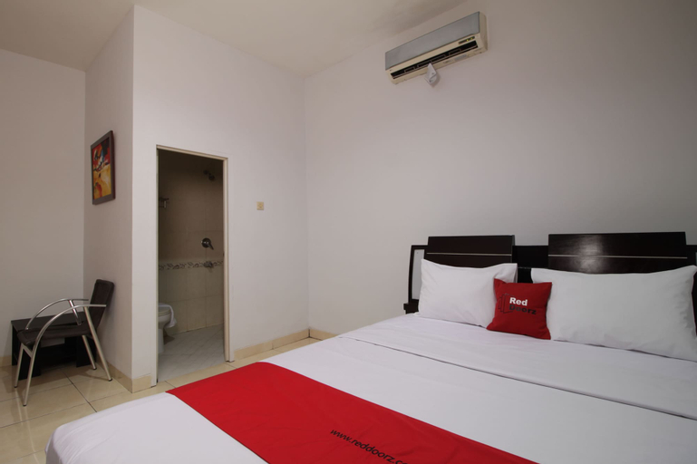 Bedroom 1, RedDoorz @ Pangeran Antasari 2, South Jakarta