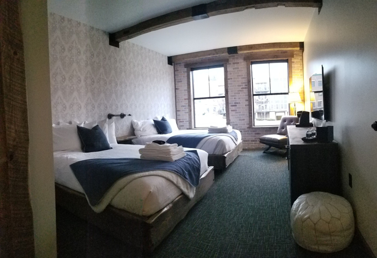Bedroom 3, Hotel Crosby, Washington