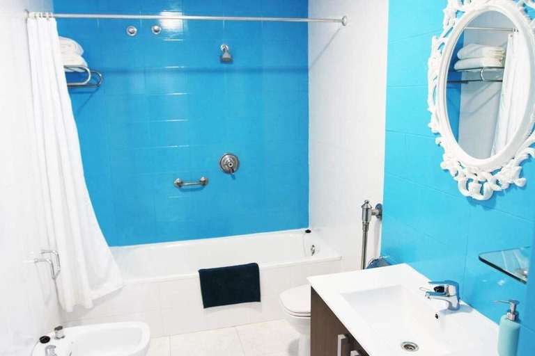 Bathroom 5, Hugo Beach Hotel, Valencia