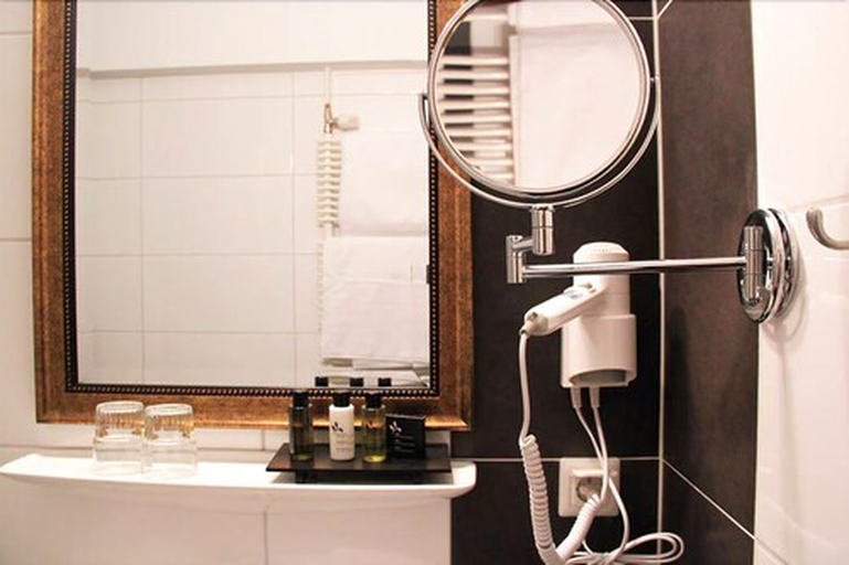 Bathroom 5, Stadthotel Alsfeld, Vogelsbergkreis
