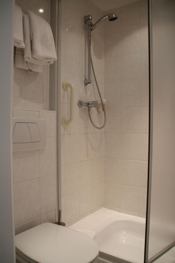 Bathroom 5, HOTEL RIESENJunior by Trip Inn, Main-Kinzig-Kreis